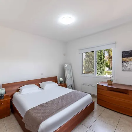Ultima Villa *
